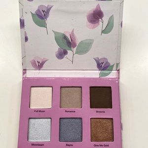 Eyeshadow palette